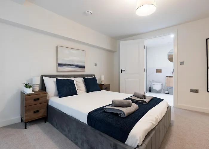 Centre Modern Luxury Duplex 2-bedroom Leeds (West Yorkshire)