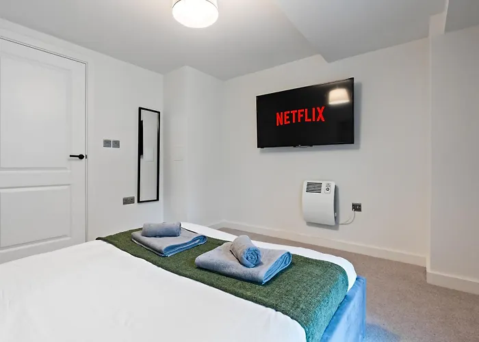 Centre Modern Luxury Duplex 2-bedroom