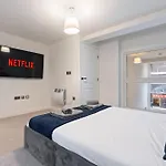 Centre Modern Luxury Duplex 2-bedroom Leeds (West Yorkshire)
