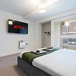 Centre Modern Luxury Duplex 2-bedroom *
