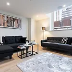 Centre Modern Luxury Duplex 2-bedroom Apartamento