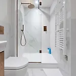 Centre Modern Luxury Duplex 2-bedroom