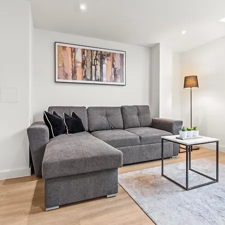 Centre Modern Luxury Duplex 2-bedroom Appartement *