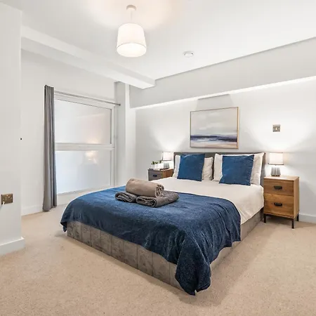 Apartment Centre Modern Luxury Duplex 2-bedroom