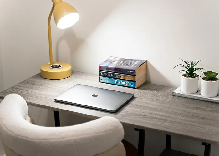 Centre Modern Luxury Duplex 2-bedroom Leeds (West Yorkshire)