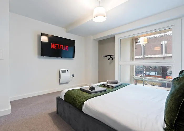 Centre Modern Luxury Duplex 2-bedroom *