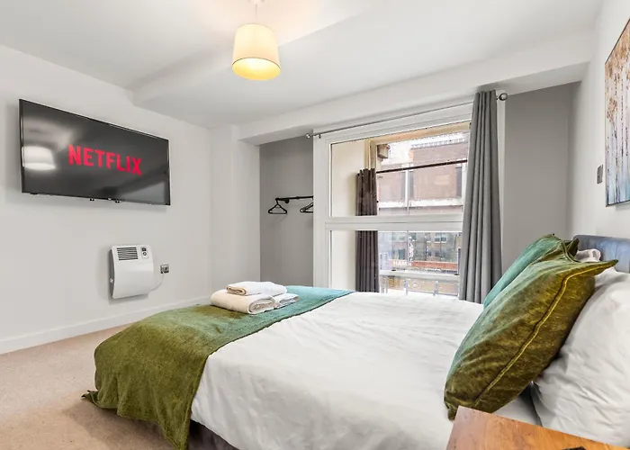 Centre Modern Luxury Duplex 2-bedroom *