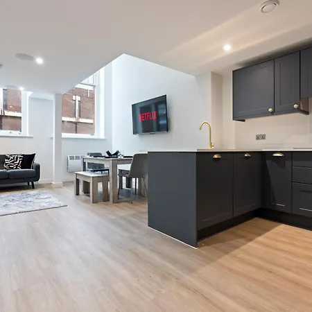 Centre Modern Luxury Duplex 2-bedroom *