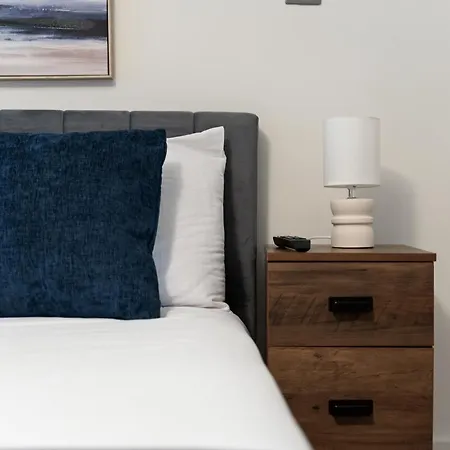 Centre Modern Luxury Duplex 2-bedroom 利兹