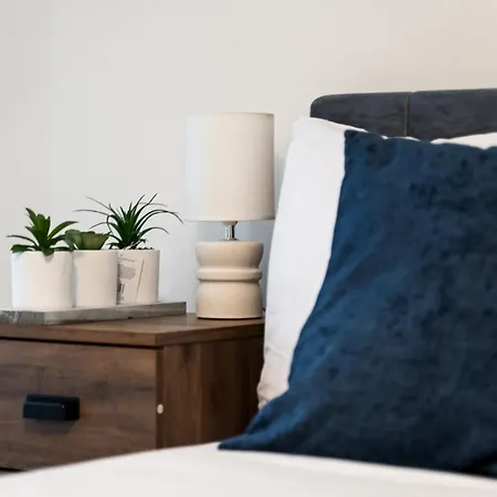 Centre Modern Luxury Duplex 2-bedroom * 利兹