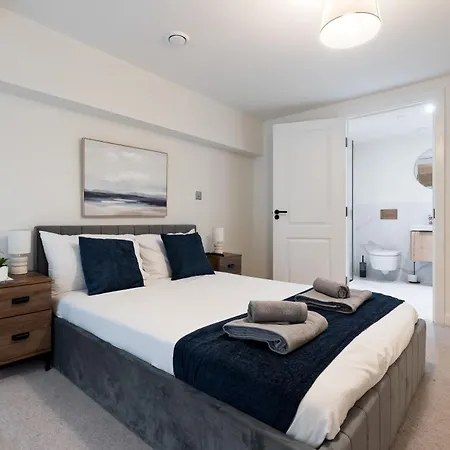 Centre Modern Luxury Duplex 2-bedroom 利兹