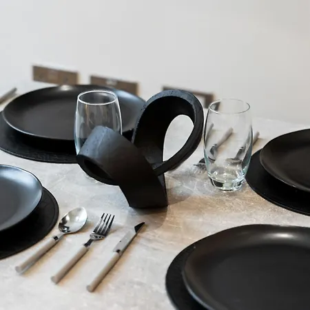 Centre Modern Luxury Duplex 2-bedroom 公寓