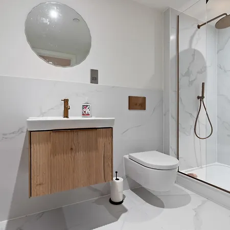 Centre Modern Luxury Duplex 2-bedroom * 利兹