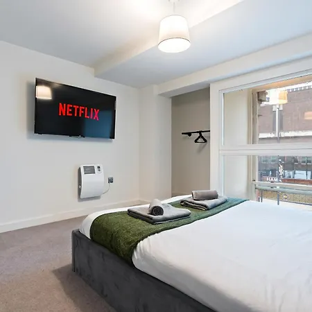 Centre Modern Luxury Duplex 2-bedroom *