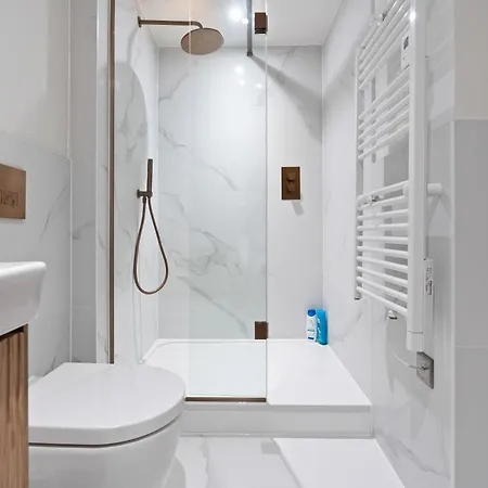 Centre Modern Luxury Duplex 2-bedroom