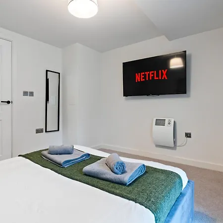 Centre Modern Luxury Duplex 2-bedroom